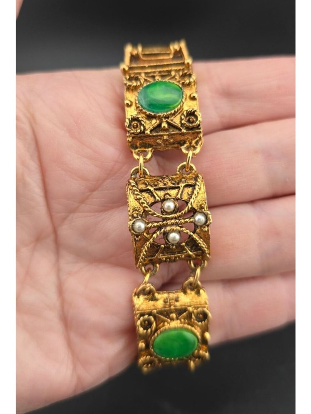 Vintage LJM Laurentian Link Etruscan Bracelet Gold Tone Green Cabochons 6.25"